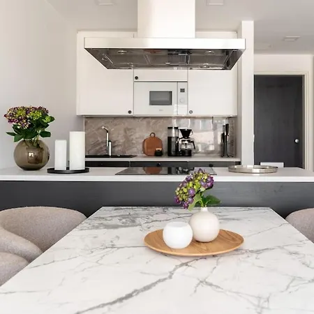 Modern Haven In Downtown *